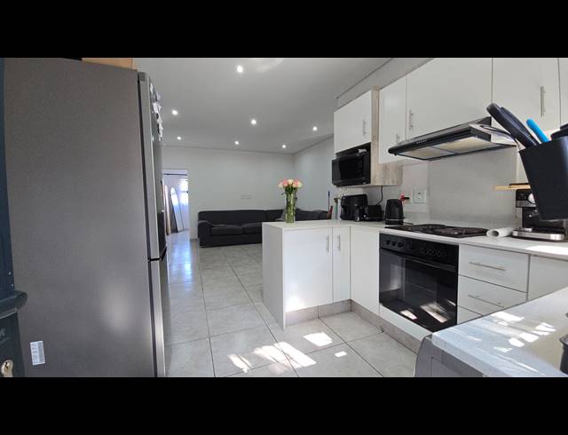 3 BEDROOM SIMPLEX FOR SALE IN MALVERN